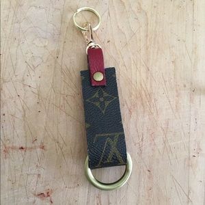 Louis Vuitton keychain diy